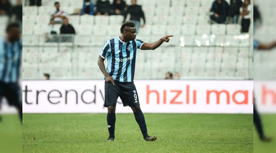 "Bir deliye, deli denmez"