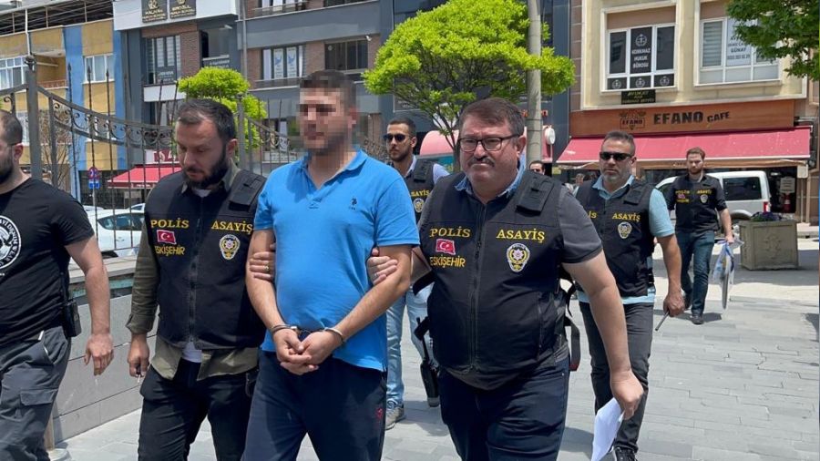 Bir genci 3. kattan atarak öldürdüler