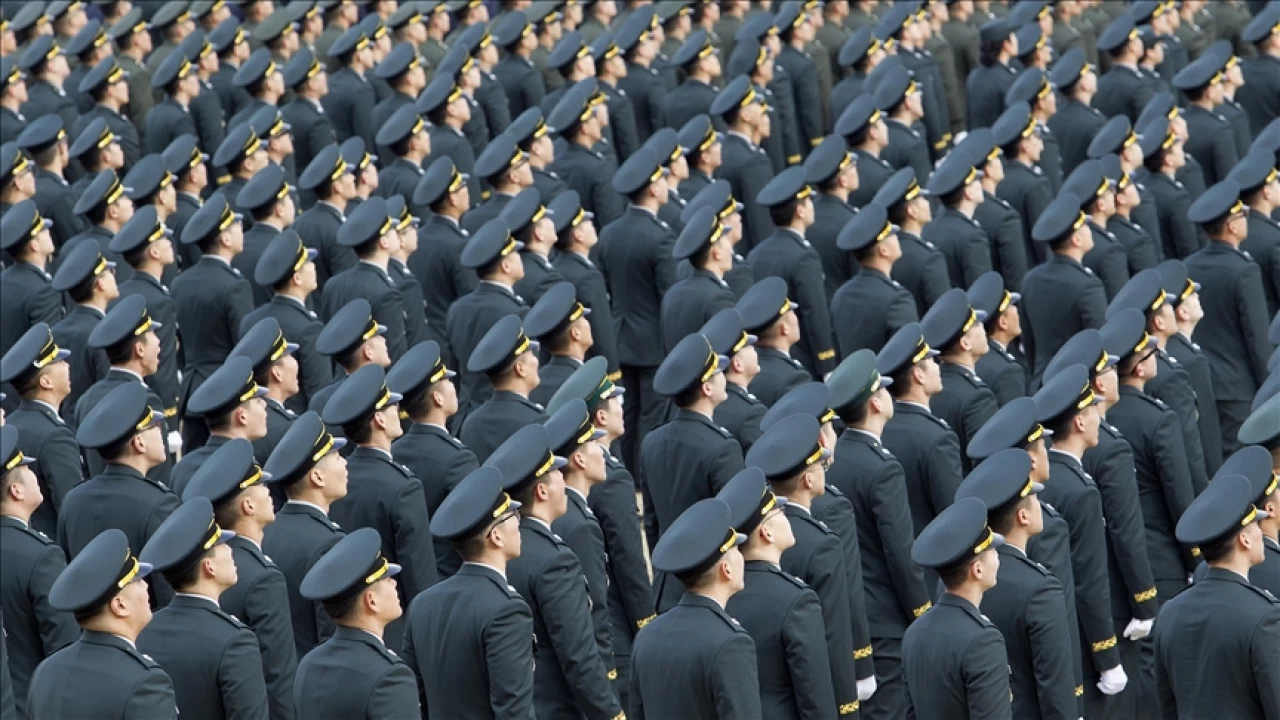 Birbirini besleyen iki g��: Askerlik ve ekonomi