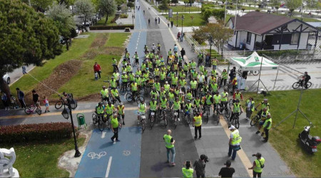 Bisikletçiler bağımlılığa karşı pedal çevirdi