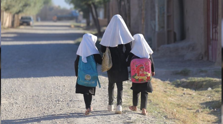 BM: Afganistan'�n tamam�nda k�zlar ortaokula gidecek