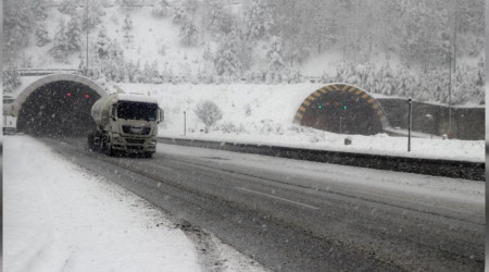 Bolu Dağı Tüneli geçişe kapatıldı