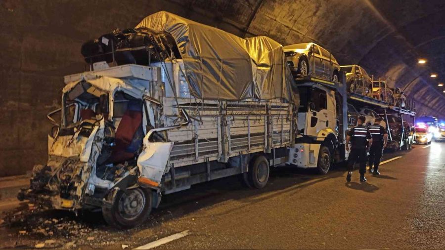 Bolu Da Tneli'nde zincirleme kaza: 1 yaral