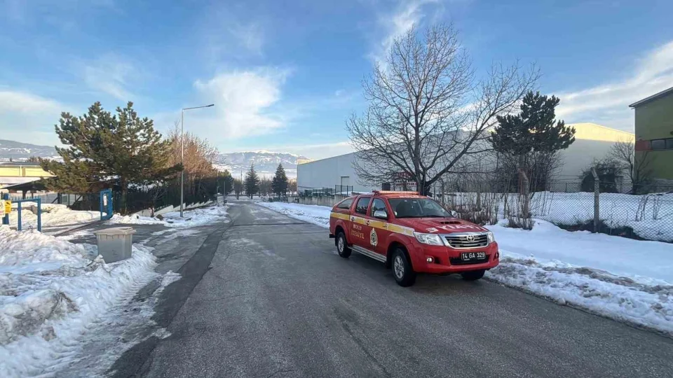 Bolu OSB'de mobilya imalat fabrikas�nda yang�n pani�i