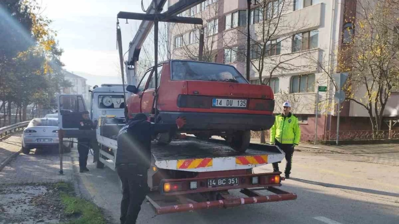 Bolu'da uzun sredir park halindeki hurda aralar toplanyor