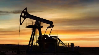 Brent petrolün varil fiyatı, ABD-İran mutabakatına ilişkin iyimserlikle 80 doların altına indi