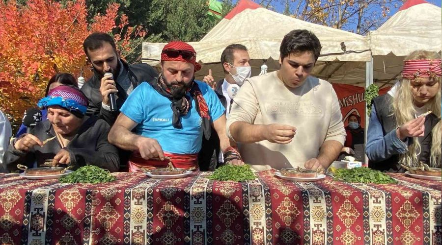 Bu da hamsi yeme yar��mas�