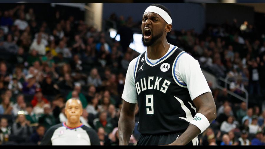 Bucks yenilgisiz yoluna devam ediyor