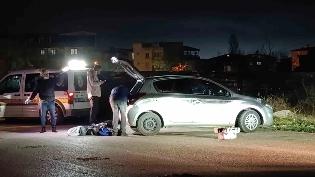 Bursa'da bir kadın araç içerisinde başından vurulmuş halde bulundu