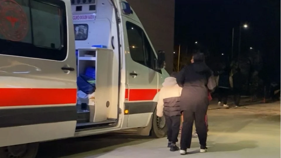 Bursa'da tavuk d�ner yiyen 25 ki�i zehirlendi