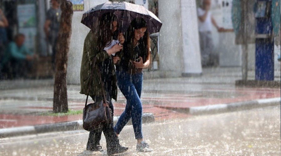 Bursal�lara ya�mur uyar�s�