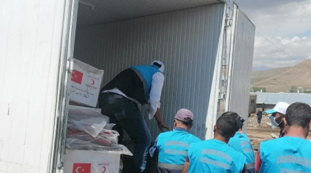 Çaldıran'da selzedelerin yaraları sarılıyor