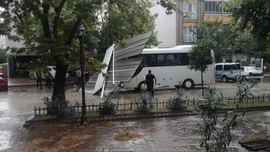 �an'da f�rt�na ve ya��� hayat� fel� etti