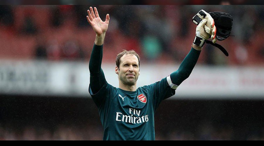 Cech futbolu b�rak�yor
