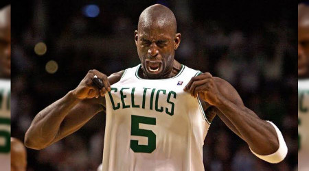 Celtics efsanesinin formas emekliye ayrld
