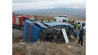 Cezaevi nakil aracı devrildi: 5 kişi yaralandı