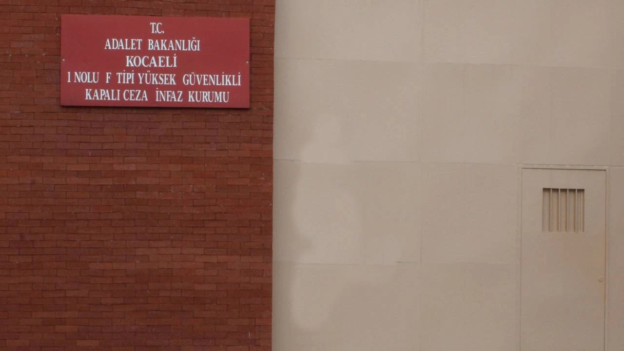 Cezaevinde üzerinde uyuşturucu bulunan mahkum: Gökten düştü