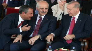CHP Genel Başkanı Özel, Beyoğlu Emekli Evi'nde konuştu