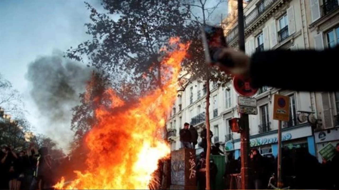 �ift�iler sosyal g�venlik kurumuna ait binay� ate�e verdi