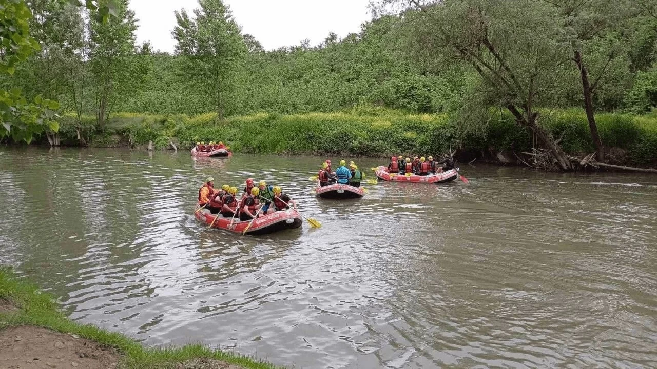 Dirgine ay Rafting Parkuru zerine bir keif yolculuu