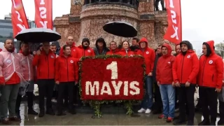 D�SK Taksim An�t�'na �elenk b�rakt�