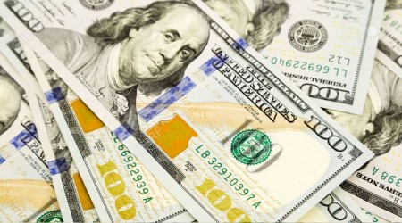 Dolar rekor peşinde