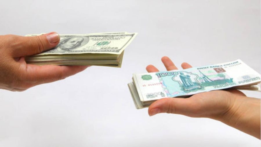Dolar/ruble paritesi 18 ay sonra ilk defa 102 seviyesini at