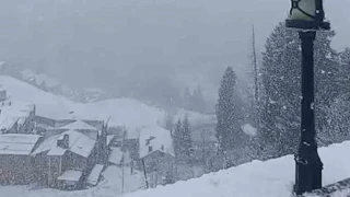 Dünyaca ünlü Ayder Yaylası'nda kar etkisini sürdürüyor