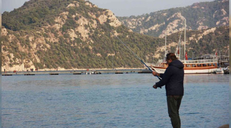 Dünyaca ünlü plaj balıkçılara kaldı