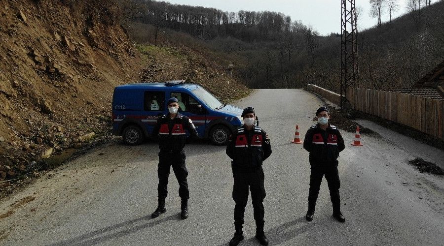 Düzce'de korona virüs nedeniyle bir köy karantina altına alındı