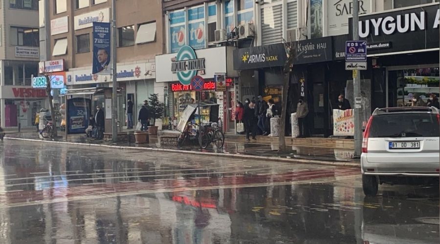 D�zce'de vatanda�lar haz�rl�ks�z yakaland�