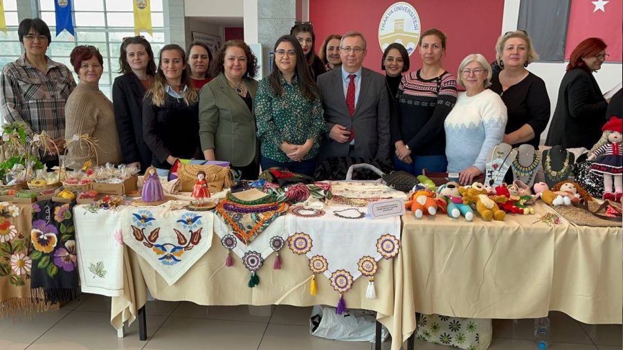 Edirne'de kad�nlar�n el eme�i �r�nleri b�y�k be�eni ald�