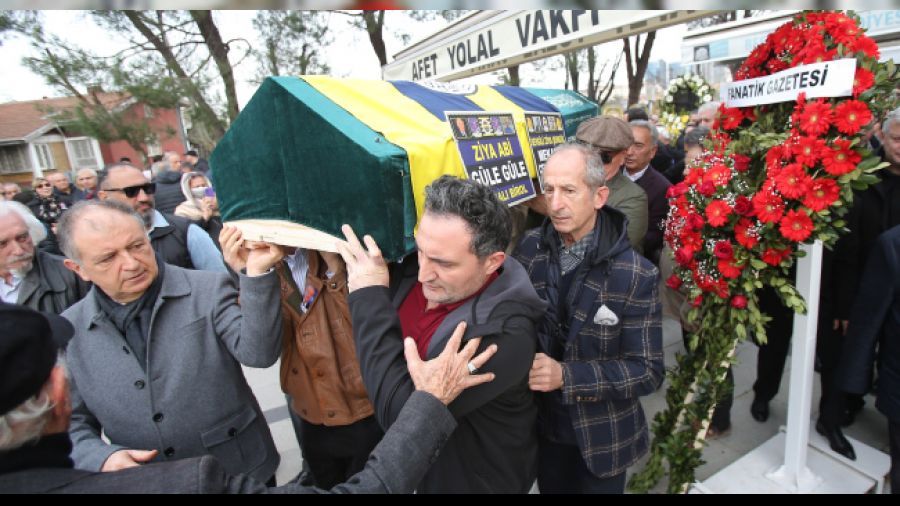 Efsane son yolculu�una u�urland�