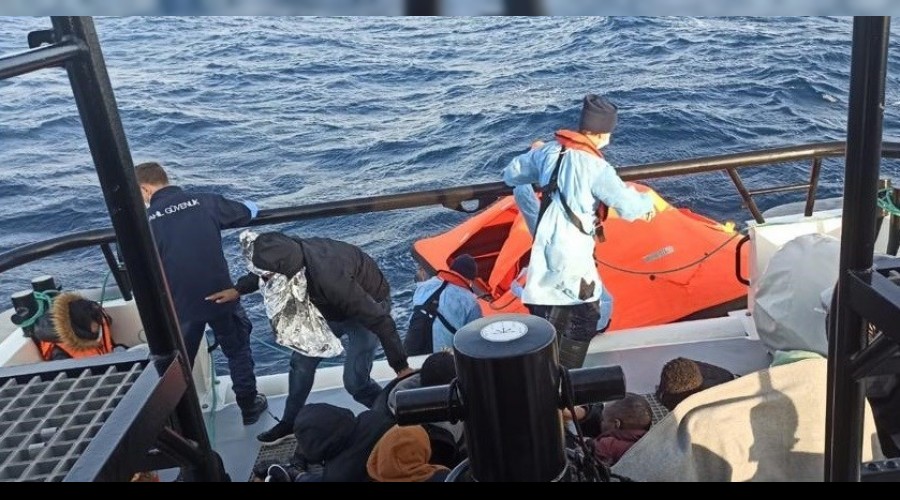 Ege Denizi'nde gmenlere Yunan zulm durmuyor