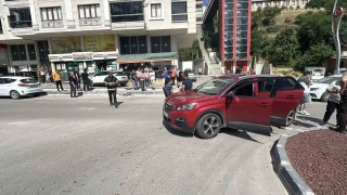 Ehliyetsiz sürücünün karıştığı kazada anne ile kızı yaralandı