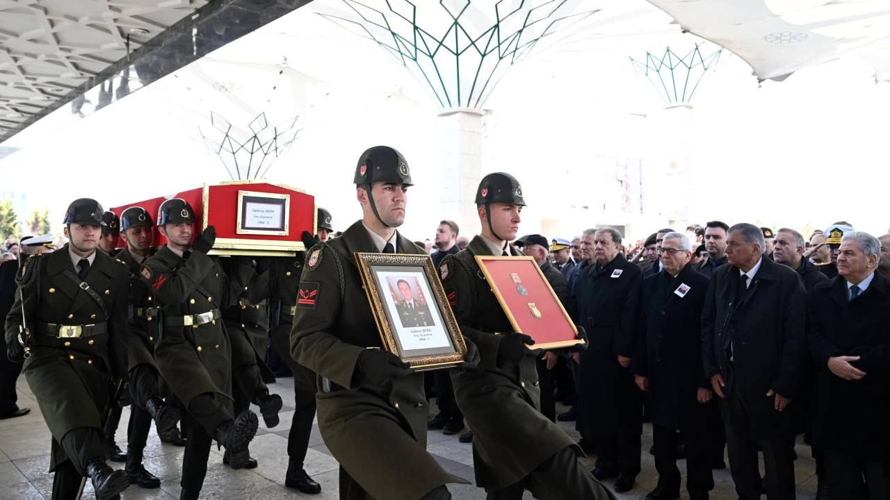 Emekli Orgeneral Saldıray Berk askeri törenle son yolculuğuna uğurlandı