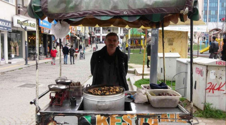 En büyük sıkıntısı sahte para, soğuk hava