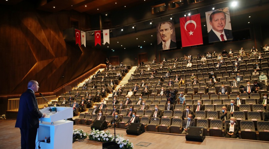 Erdoğan Macron'a yüklendi