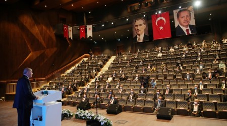 Erdoğan Macron'a yüklendi