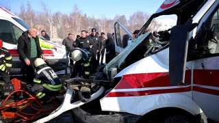 Erzurum'da ambulanslarnda kart kazada 9 kii yaraland