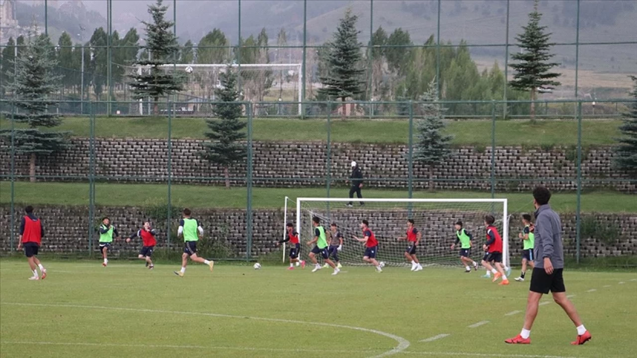 Erzurum'da futbolculara test uygulan�yor