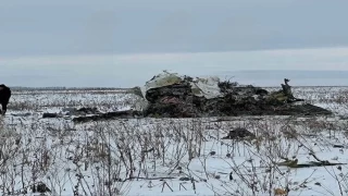 Esirleri taşıyan uçak Ukrayna'dan ateşlenen füze ile düşürülmüş