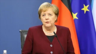 Eski Almanya Ba�bakan� Merkel, AfD'nin se�im ba�ar�s�n�n �lke tarihinde bir d�n�m noktas� oldu�unu belirtti
