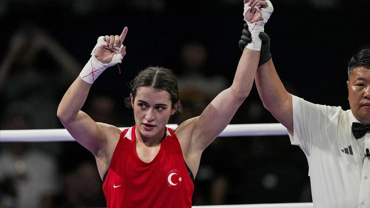 Esra son 16 turuna yükseldi