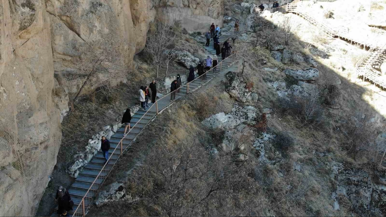 Eşsiz doğa harikası Ihlara Vadisi ziyaretçilerini ağırlıyor