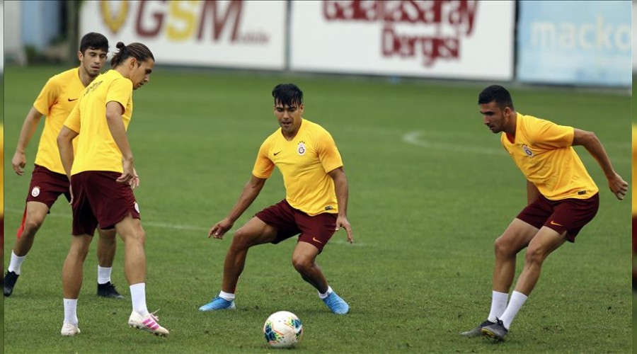 Falcao derbiye zor