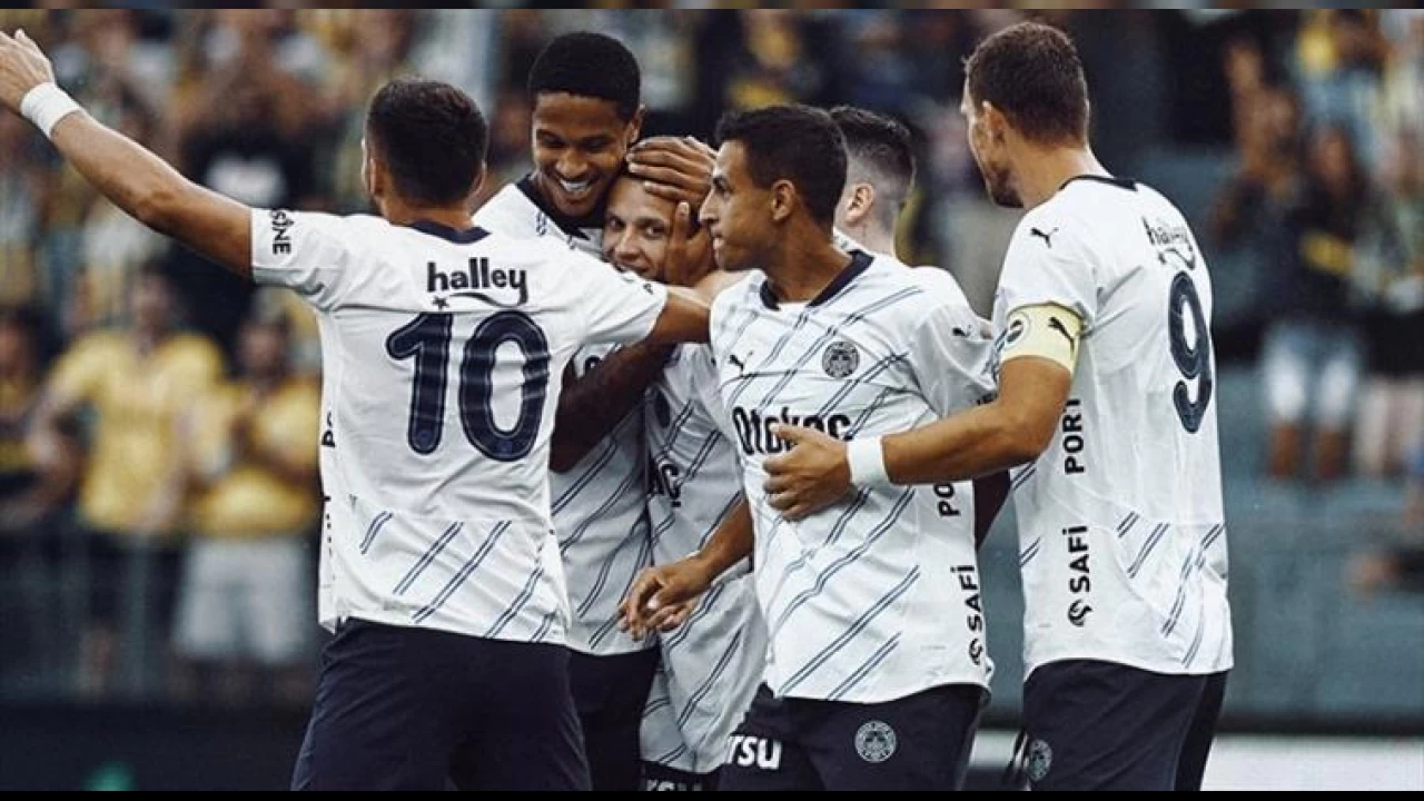 Fenerbah�e Frans�z ekibini farkl� ma�lup etti 