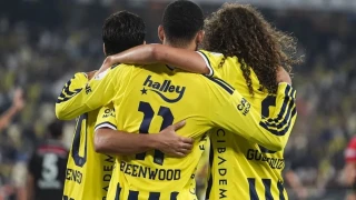 Fenerbah�e, Konyaspor'u farkl� ge�ti