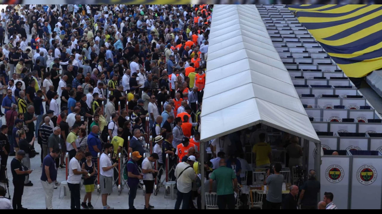 Fenerbah�e'de b�y�k g�n 