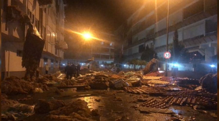 Fırtına Gemlik'i uçurdu